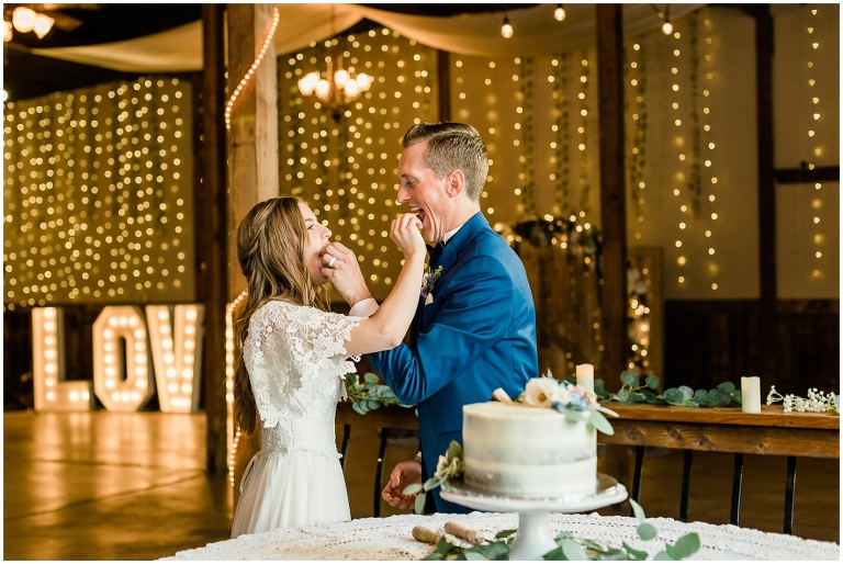 Cake cutting at Hideaway on Angel