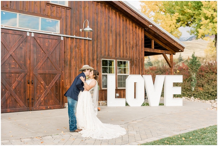 Mt. Naomi Vineyards Wedding - Ashley DeHart Photography