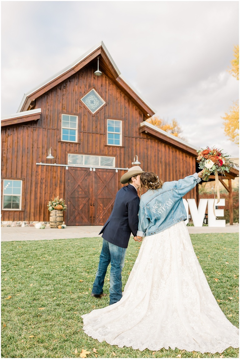 Mt. Naomi Vineyards Wedding - Ashley DeHart Photography