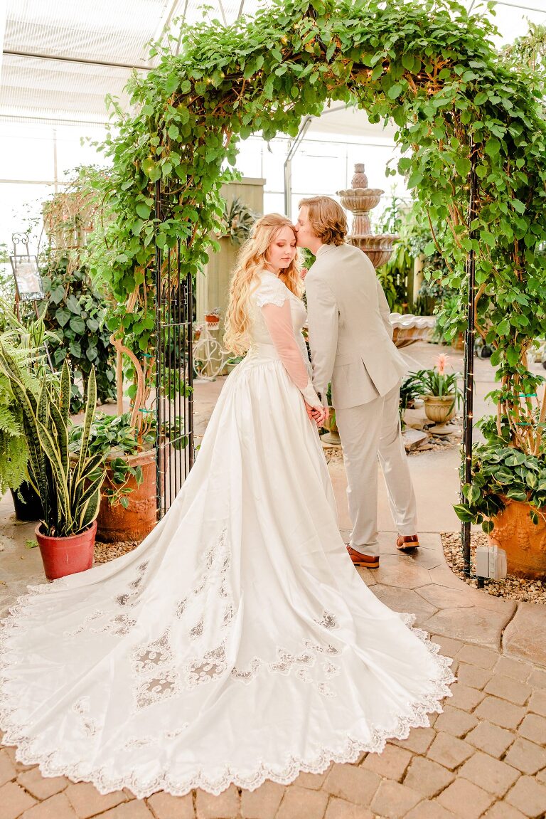 Bountiful Utah LDS Temple and Greenhouse Wedding - Ashley DeHart Photography