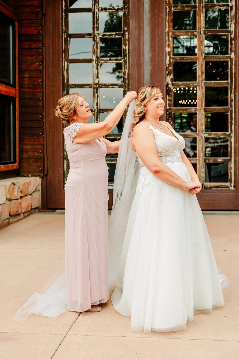 Autumn Knot & Pine Wedding | Ashley DeHart Photography