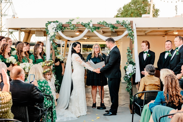 Portland Oregon LDS Temple Wedding & Willamette River Reception on Portland Spirit | Ashley DeHart Photography