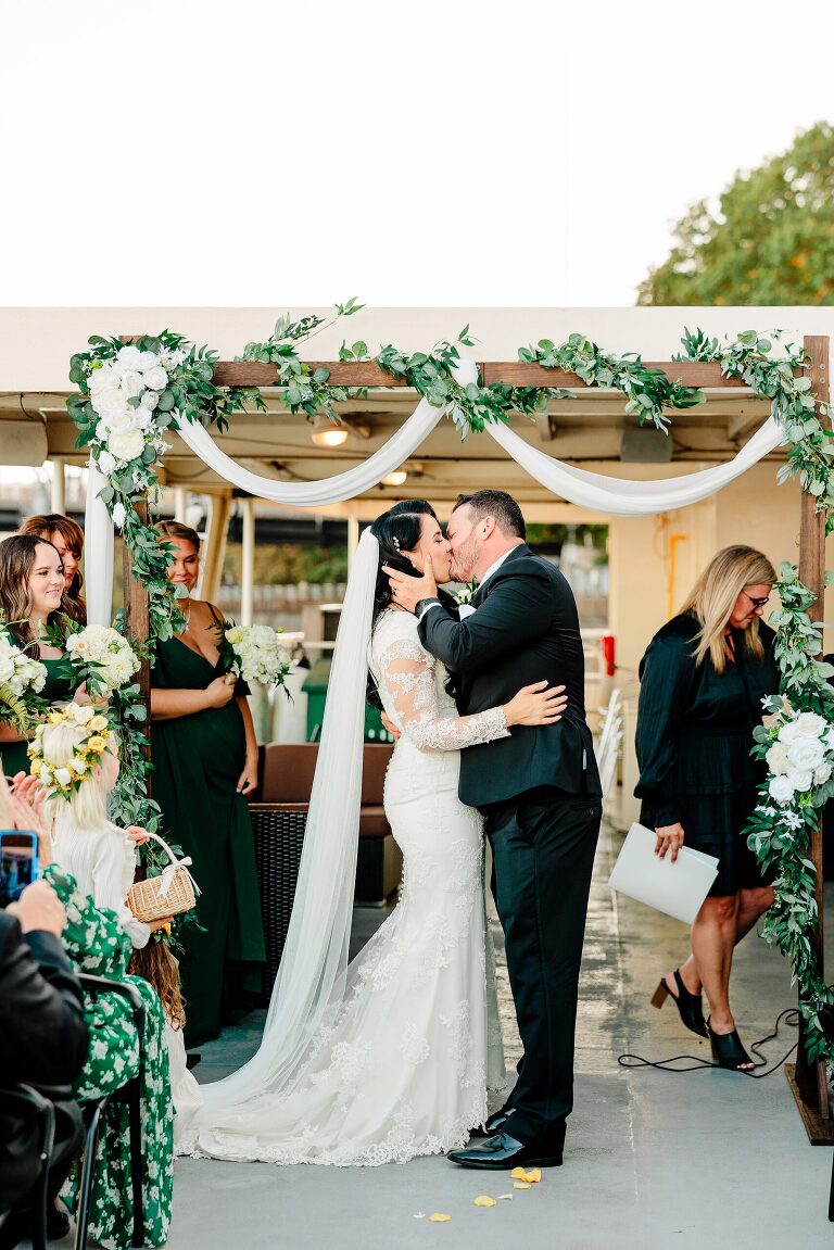 Portland Oregon LDS Temple Wedding & Willamette River Reception on Portland Spirit | Ashley DeHart Photography
