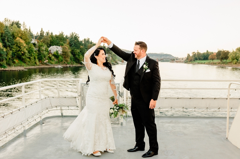 Portland Oregon LDS Temple Wedding & Willamette River Reception on Portland Spirit | Ashley DeHart Photography