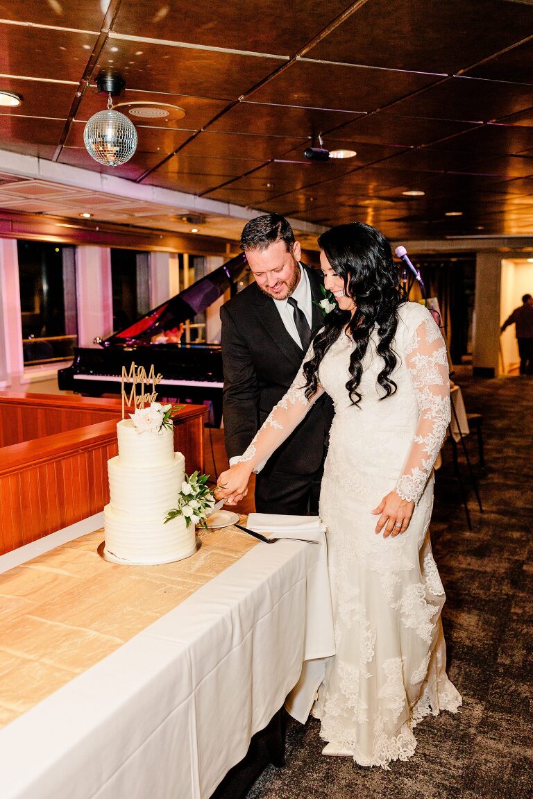 Portland Oregon LDS Temple Wedding & Willamette River Reception on Portland Spirit | Ashley DeHart Photography