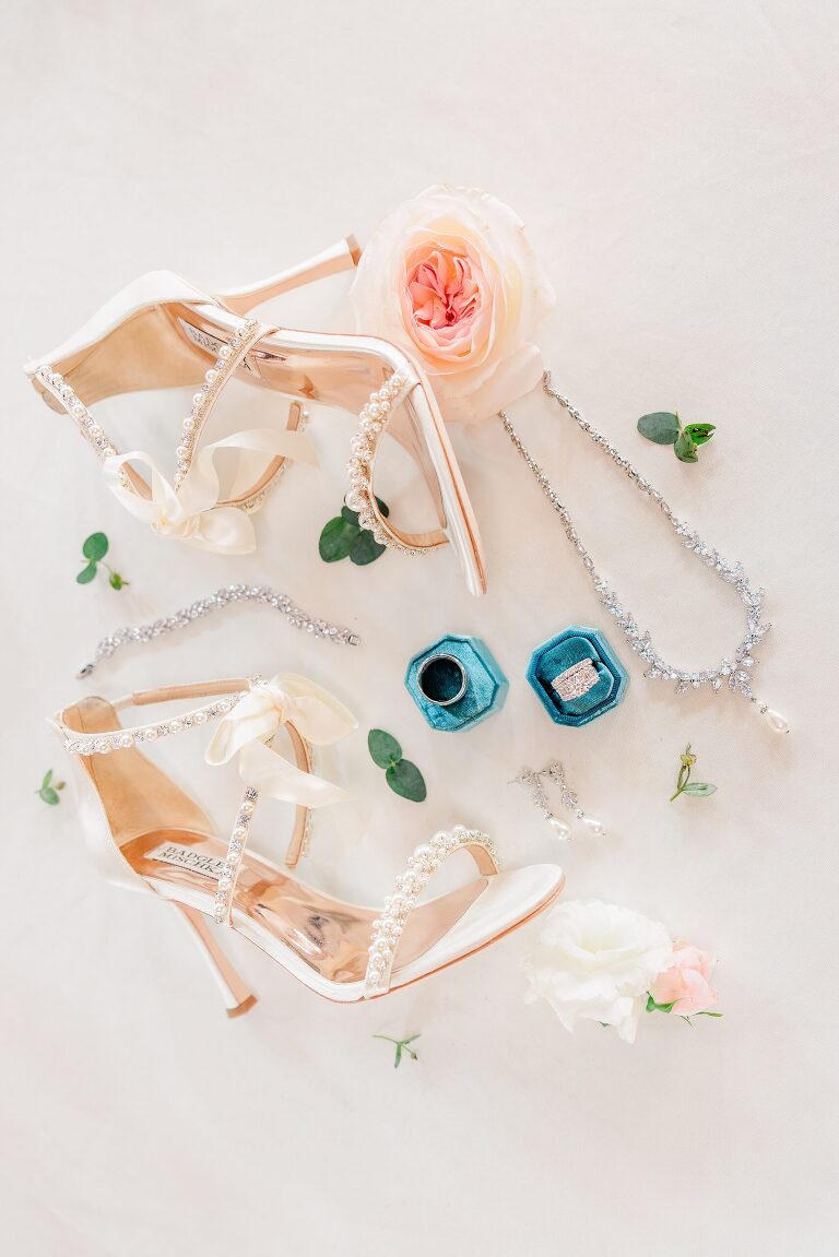 Winter Utah Wedding at Country Weddings & Events | Ashley DeHart Photography