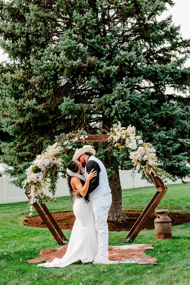 Bountiful Backyard Wedding - Utah Wedding Photographer, Ashley DeHart